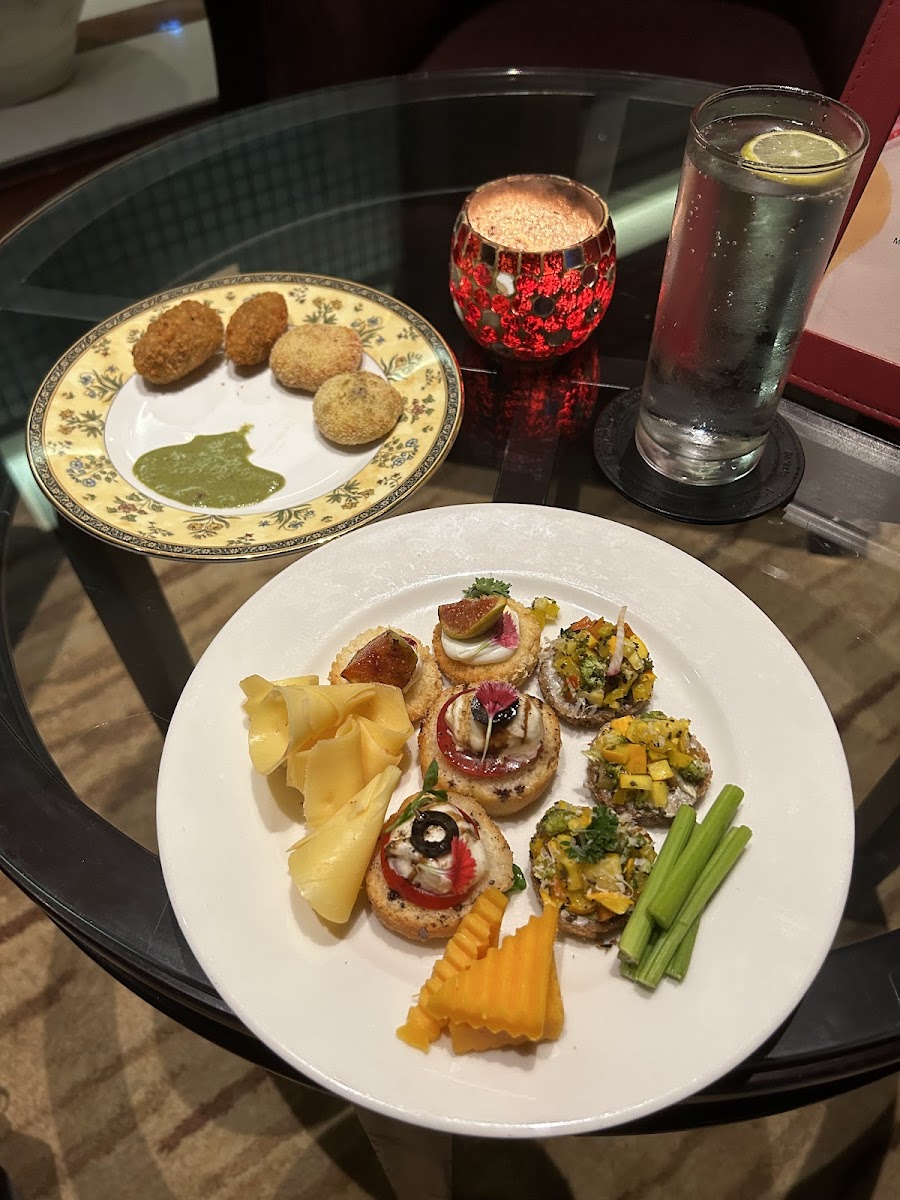 Bang - The Ritz-Carlton — Banquet Hall in Ashok Nagar, Bangalore (on-site parking, in-house decoration, DJ permitted, bar service available) — photo 2