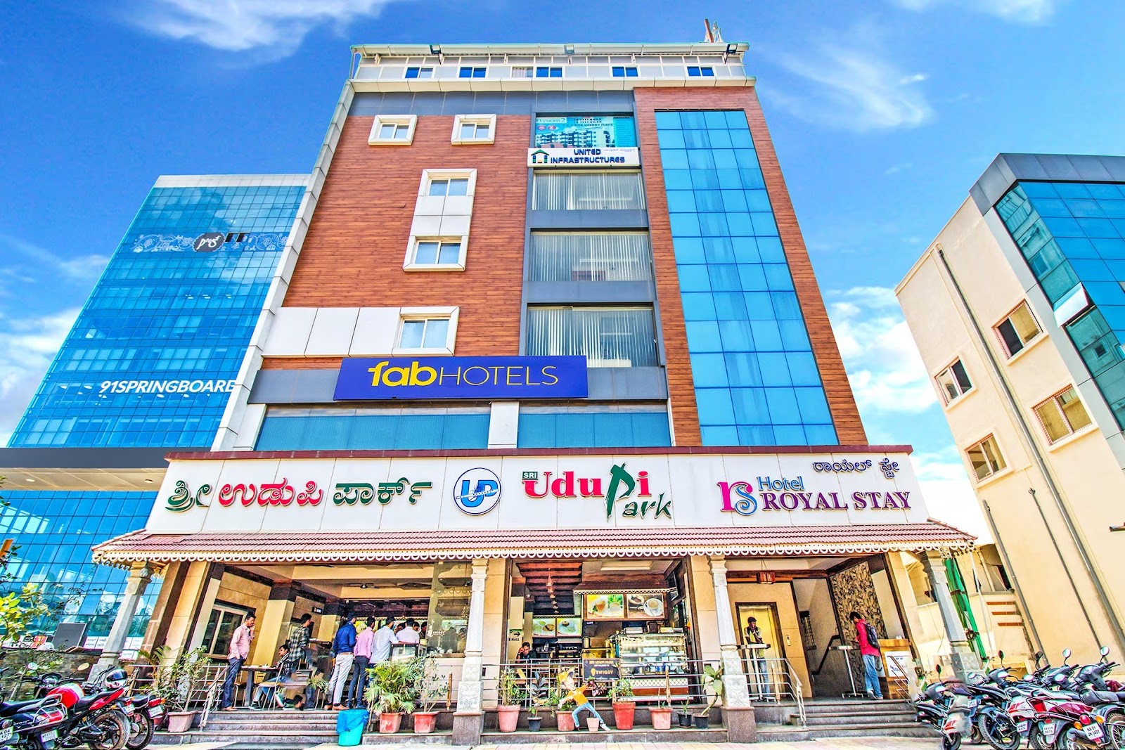 Royal Stay — Banquet Hall in Bangalore (on-site parking, in-house decoration, outside catering allowed, bar service available)