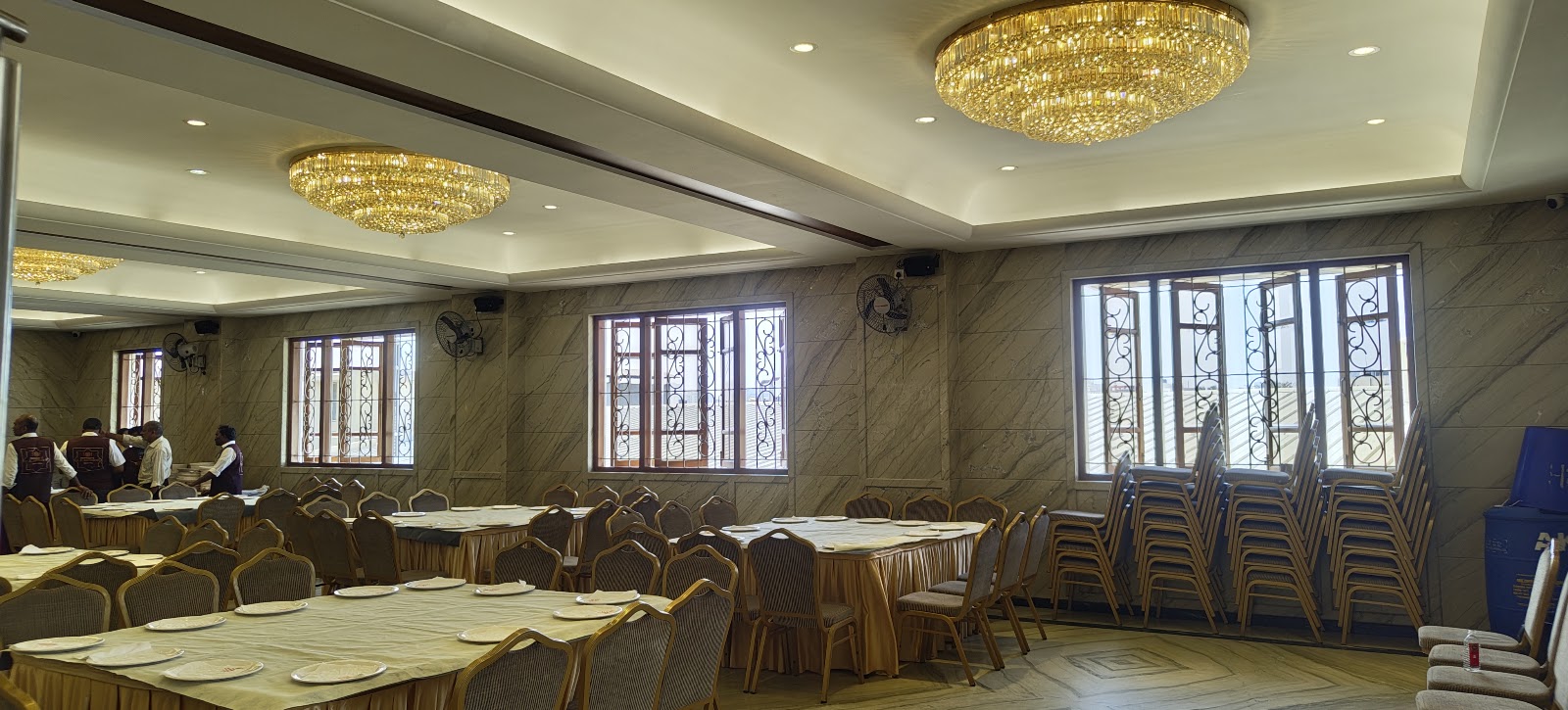 Al-Azeez Banquet Hall — Banquet Hall in Shivajinagar, Bangalore (on-site parking, in-house decoration, bar service available, 200–350 guest capacity) — photo 2
