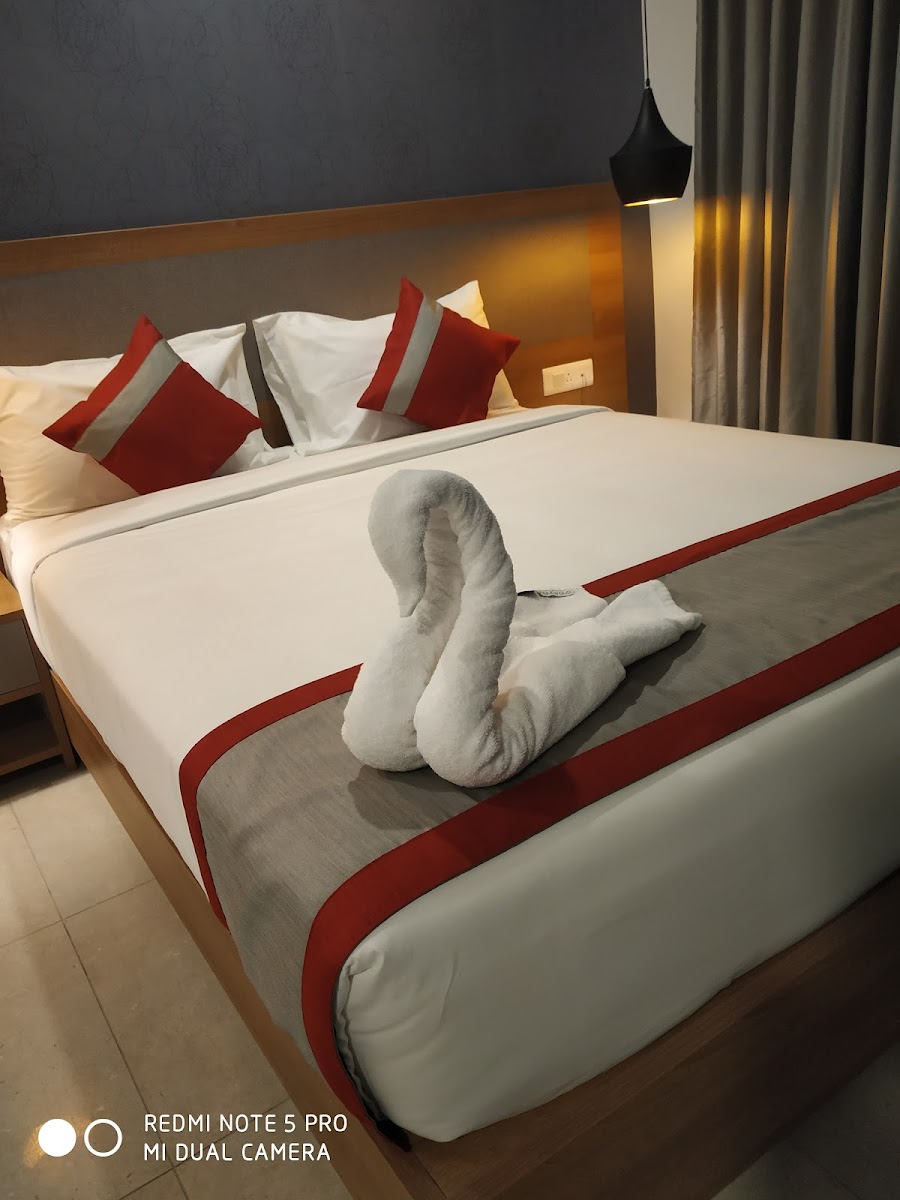 Parkwood Suites — Banquet Hall in Marathahalli, Bangalore (on-site parking, in-house decoration, outside catering allowed, bar service available) — photo 4