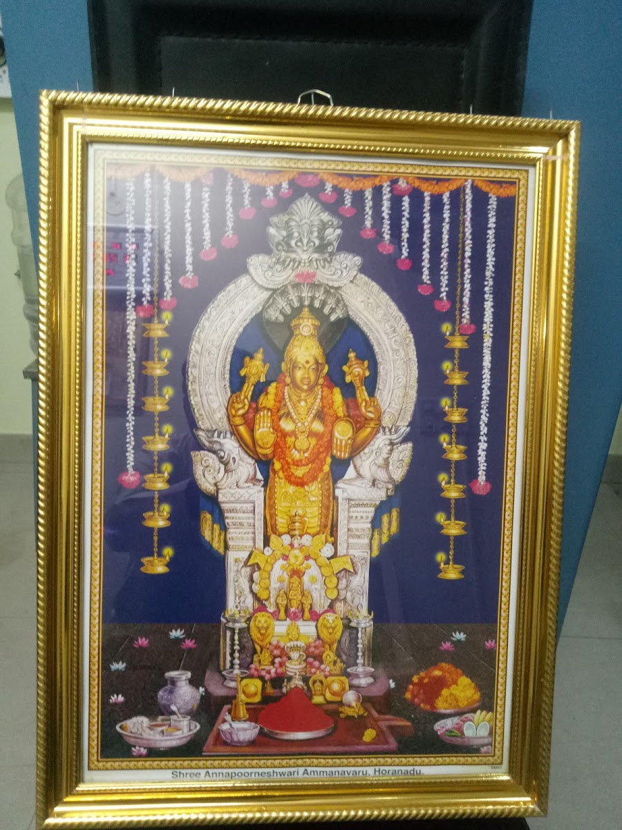 Sri Eswara Seva Mandali Kalyana Mantapa — Banquet Hall in Malleswaram, Bangalore (on-site parking, in-house decoration, DJ permitted, bar service available) — photo 4