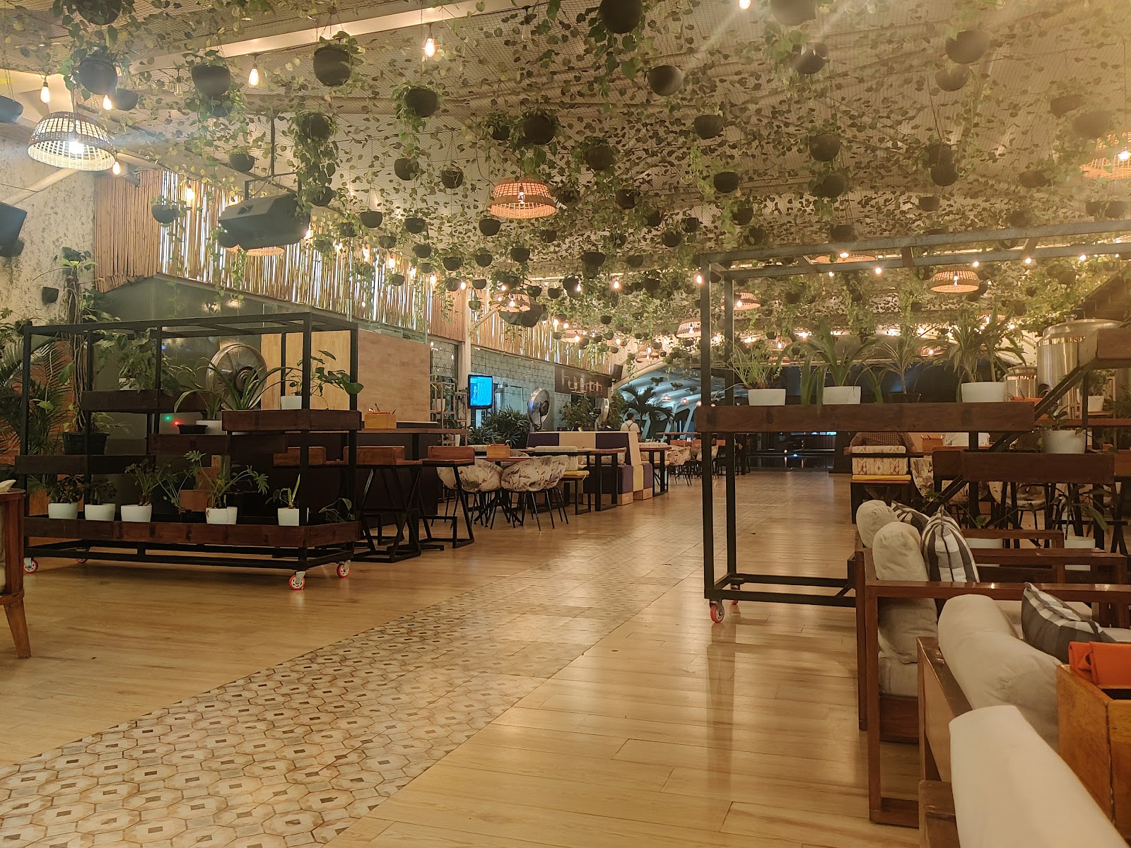 The Merak Brewhouse — Banquet Hall in Lavelle Road, Bangalore (on-site parking, in-house decoration, DJ permitted, bar service available) — photo 4