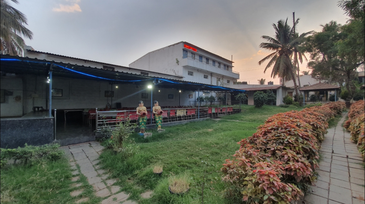 Nandini Garden Party Hall — Banquet Hall in Bangalore (on-site parking, in-house decoration, bar service available, 150–250 guest capacity)