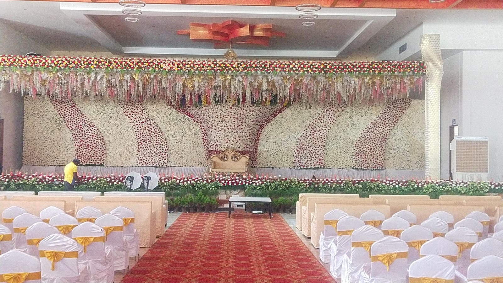 Royal & Grand Palace — Banquet Hall in Bangalore (on-site parking, in-house decoration, DJ permitted, bar service available)