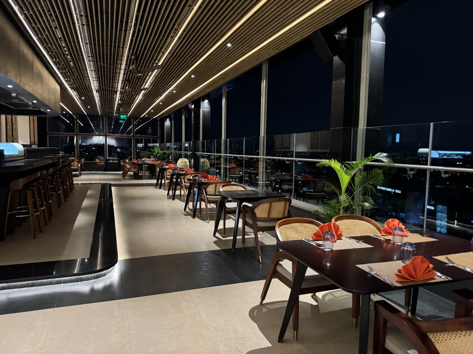 East Restaurant — Restaurant in Electronic City, Bangalore (on-site parking, in-house decoration, DJ permitted, bar service available) — photo 4