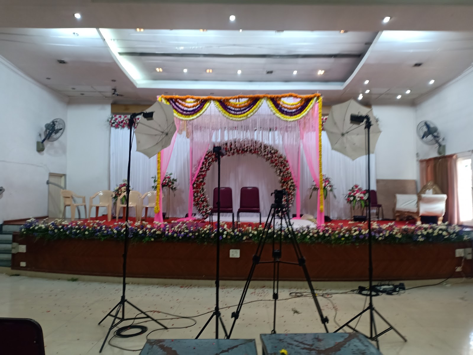 Maheshwari Bhavan — Banquet Hall in Rajajinagar, Bangalore (on-site parking, in-house decoration, bar service available, 200–300 guest capacity) — photo 3