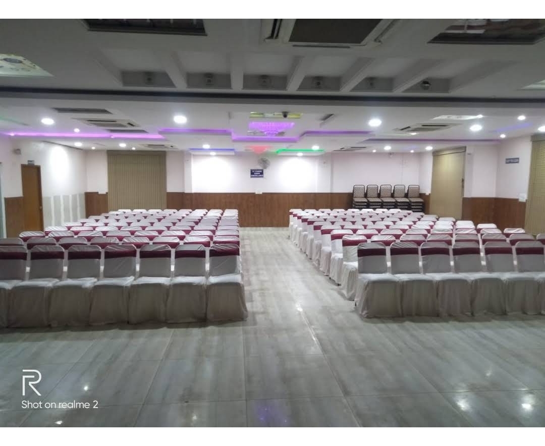 Bhairavagiri Convention Hall — Banquet Hall in Basaveshwaranagar, Bangalore (on-site parking, in-house decoration, DJ permitted, bar service available) — photo 2